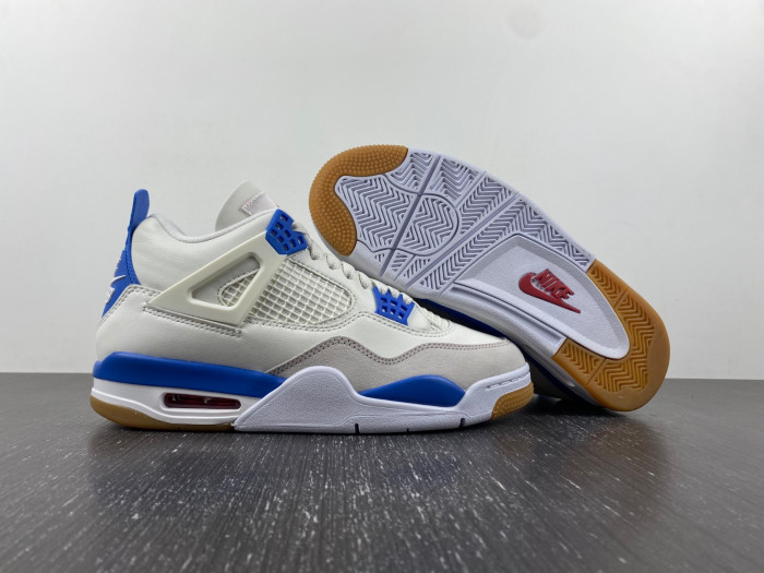 Nike SB x Air Jordan 4 “Sapphire”