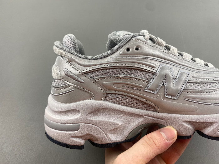 NEW BALANCE 1000