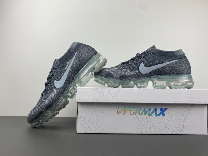 NIKE AIR VAPORMAX