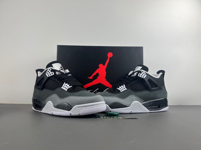 Air Jordan 4 Retro
