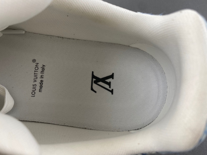 LV TRAINER SNEAKER LV-000559