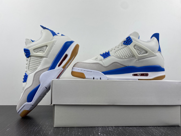 Nike SB x Air Jordan 4 “Sapphire”