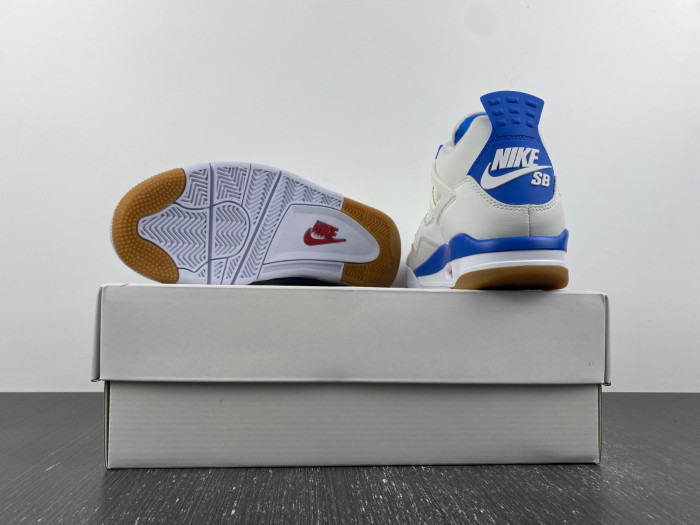 Nike SB x Air Jordan 4 “Sapphire”