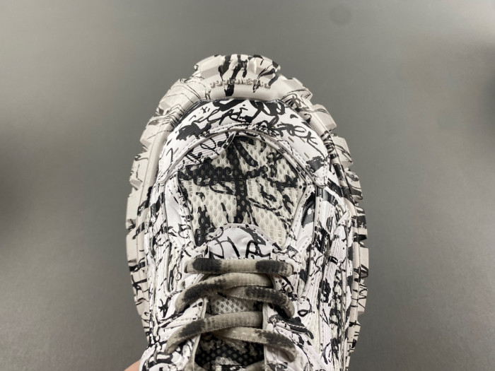DEFENDER SNEAKER DS029