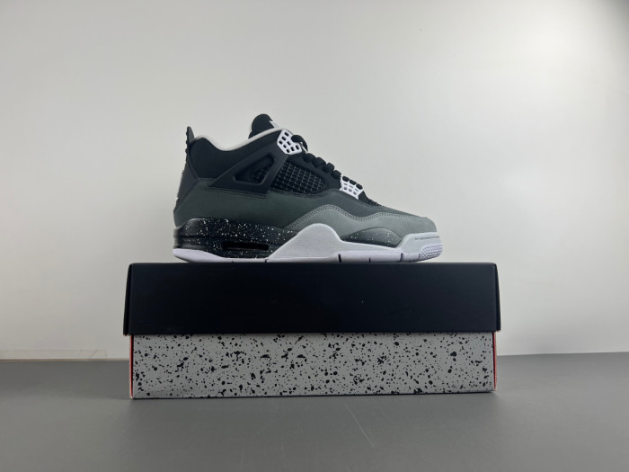 Air Jordan 4 Retro