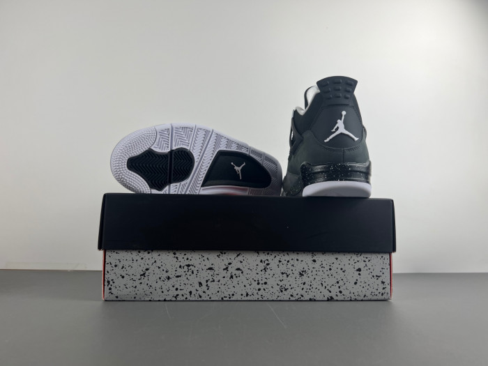 Air Jordan 4 Retro
