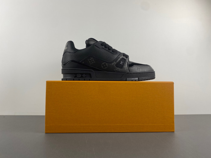 LV TRAINER SNEAKER LVT-000616