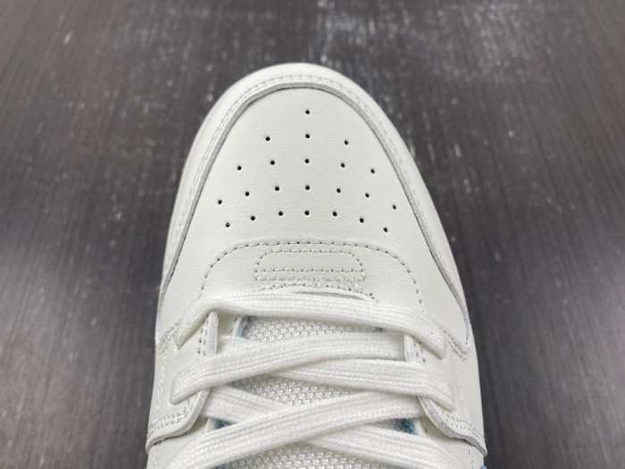 OFW SNEAKER