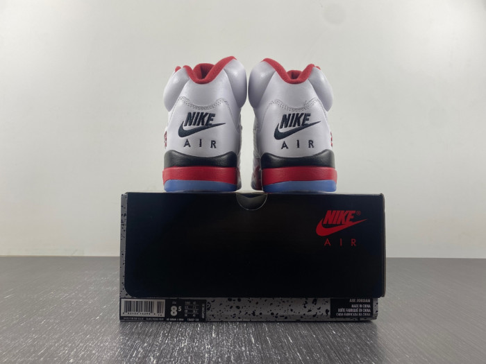 Jordan 5 Retro Fire Red Black Tongue (2013) 136027-120
