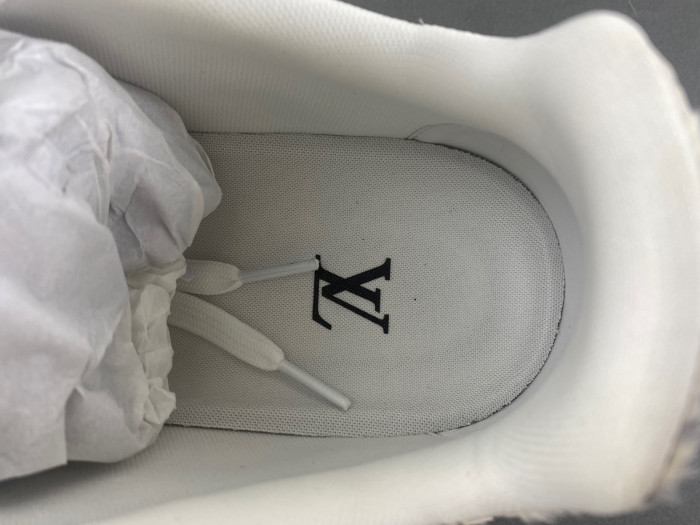 LV TRAINER SNEAKER LV-000558