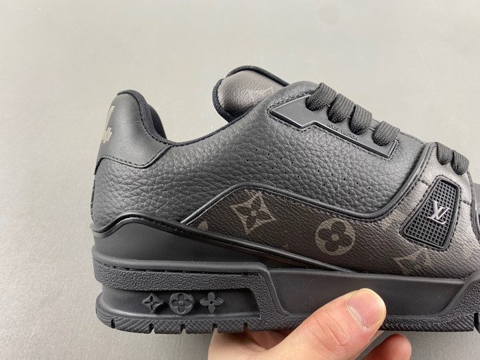 LV TRAINER SNEAKER LVT-000616