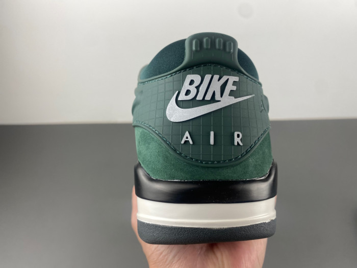 Air Jordan 4 RM SP