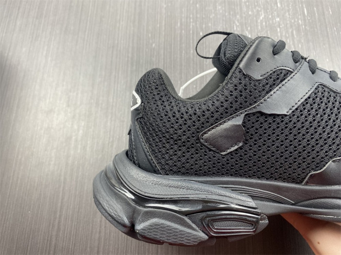 TRACK SNEAKER TS048