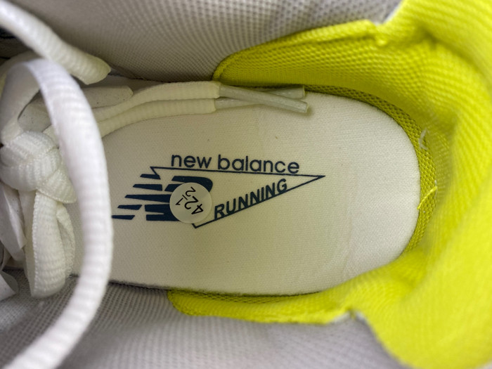 NEW BALANCE 1000