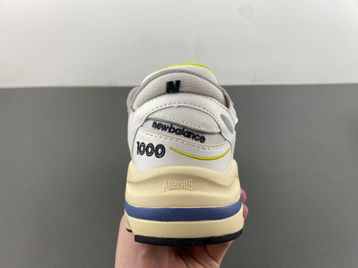 NEW BALANCE 1000