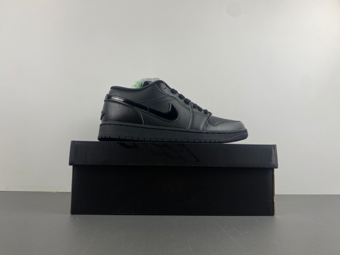 AIR JORDAN 1 Retro Low HM3690-001