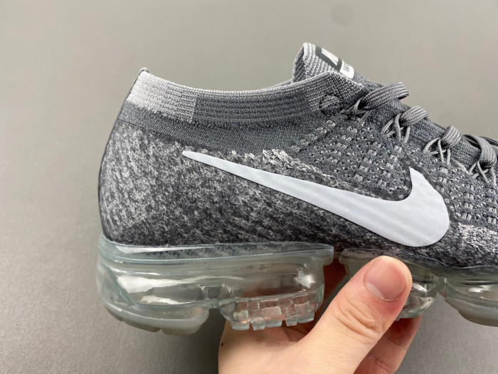 NIKE AIR VAPORMAX