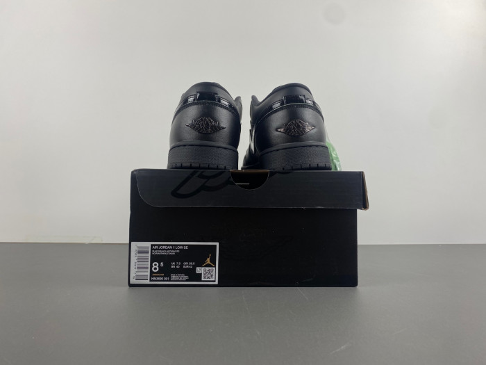 AIR JORDAN 1 Retro Low HM3690-001