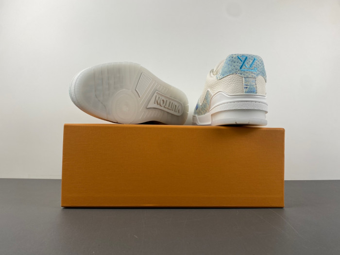 LV TRAINER SNEAKER LV-000559