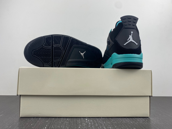 JORDAN 4 RETRO SB