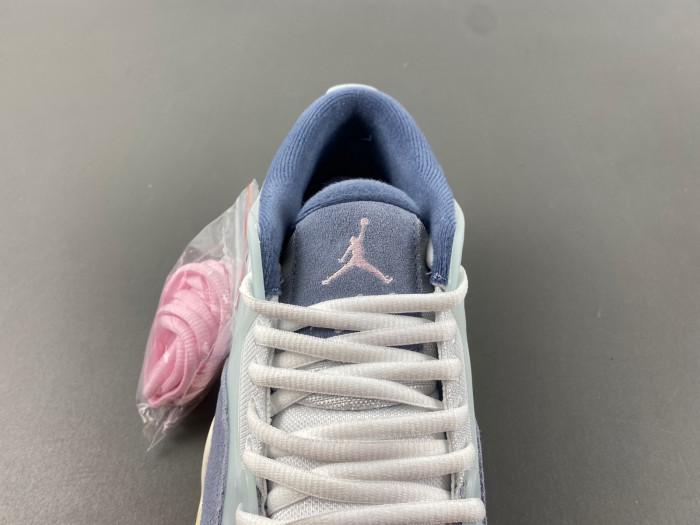 Air Jordan 4 RM