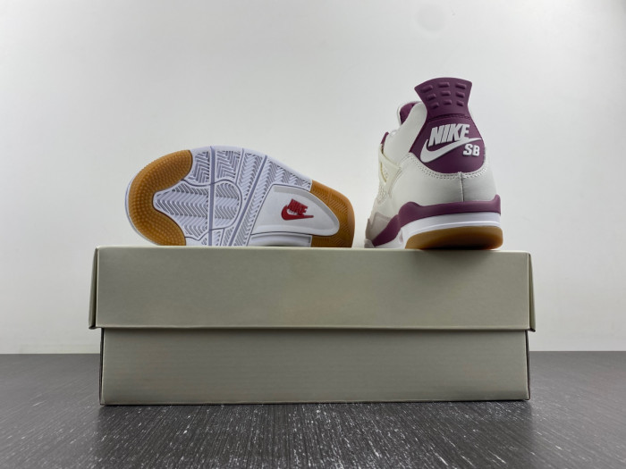 SB x Jordan 4 “Sapphire”