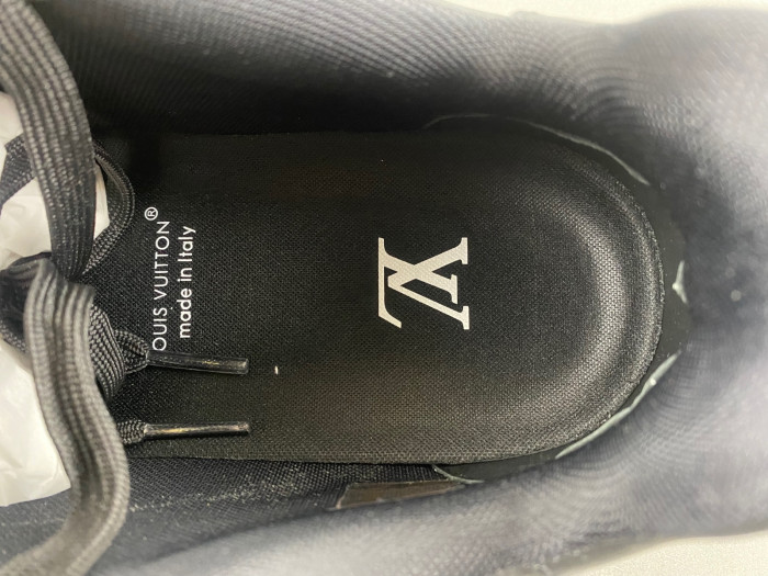 LV TRAINER SNEAKER LVT-000616