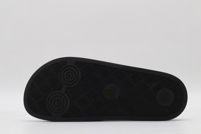 Gucc* Sandal43