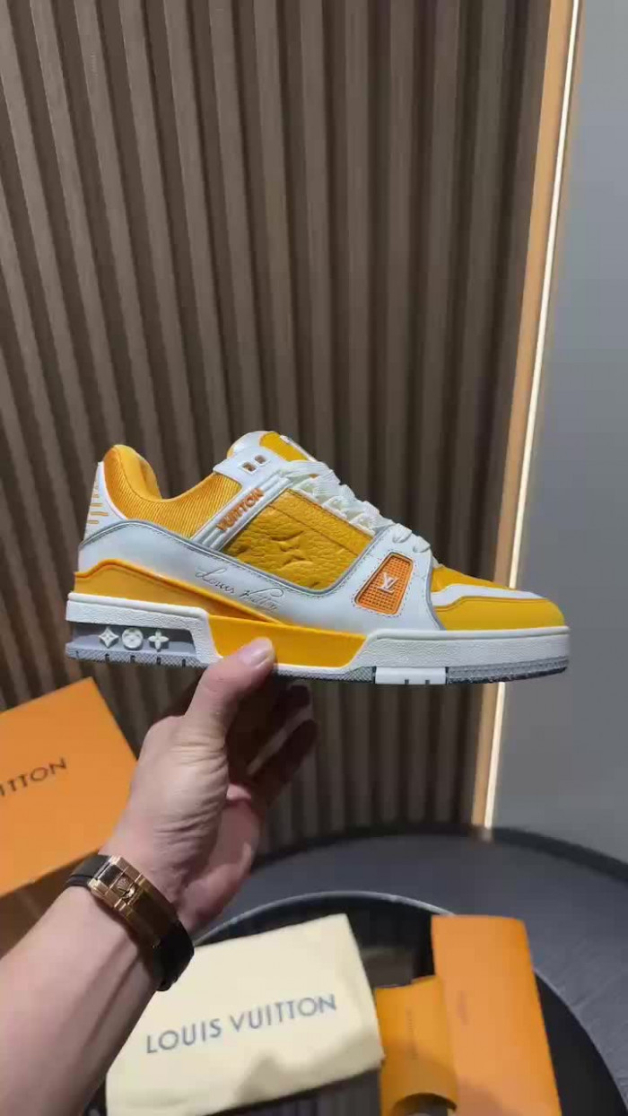 LV TRAINER SNEAKER LV-000600