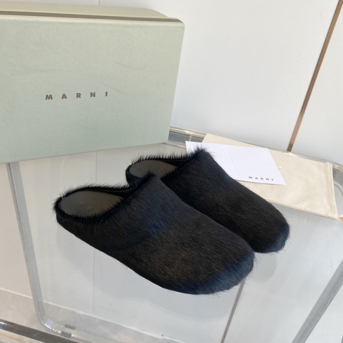 Marni Black long haircalfskin Fussbett sabot M-240806