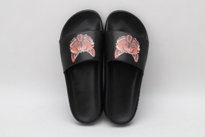 Gucc* Sandal54