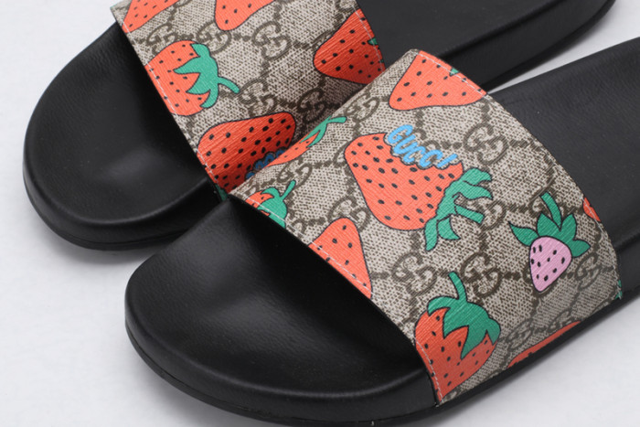 Gucc* Sandal44