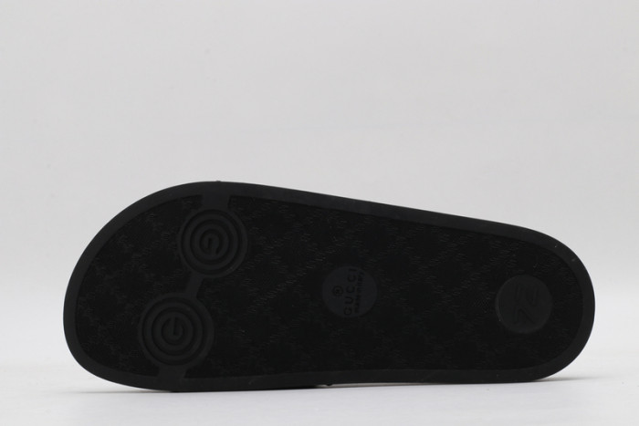 Gucc* Sandal57