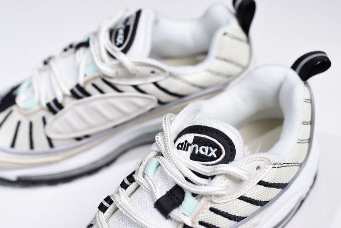 Nike Air Max 98 Igloo AH6799-105