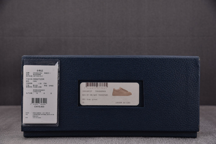 D10r b33 sneakers b330028