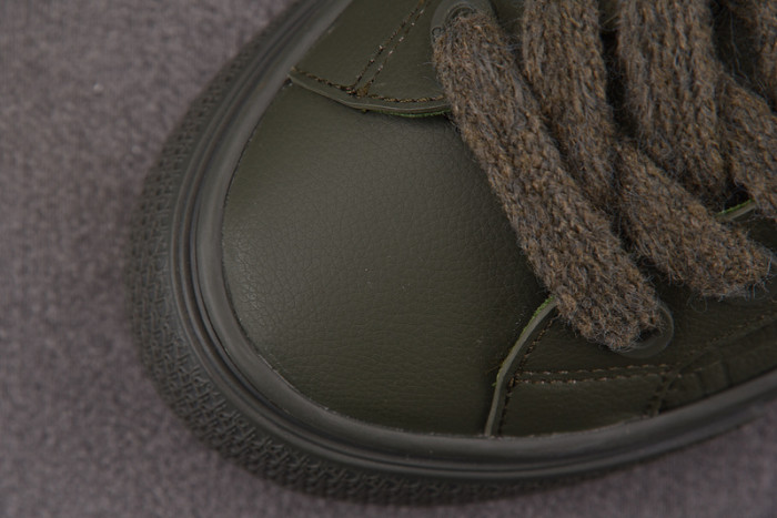 D10r b33 sneakers b330028