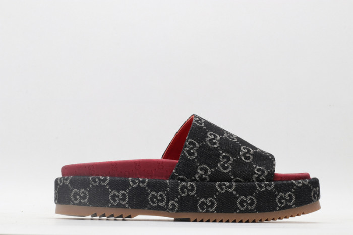 Gucc* Sandal75
