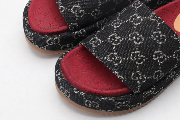 Gucc* Sandal75