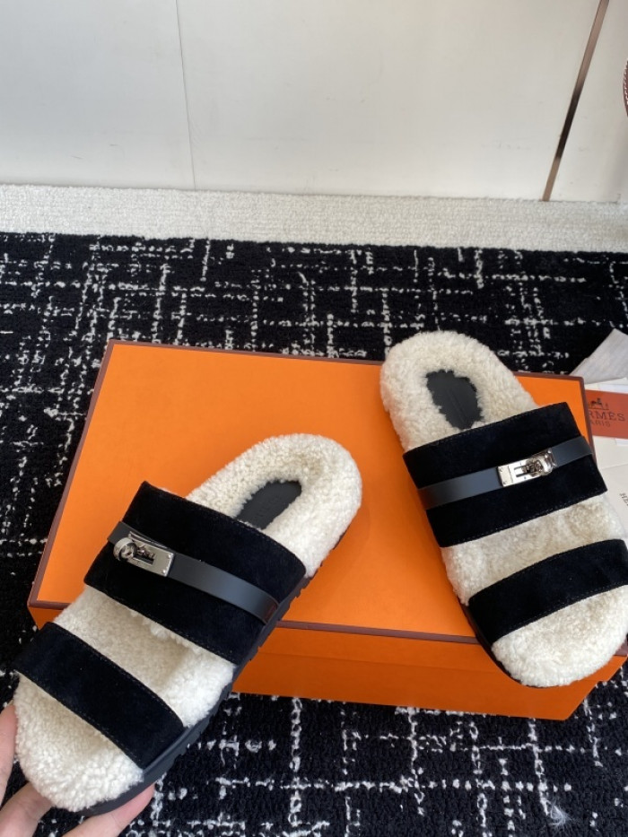 Balenciag* Sandal