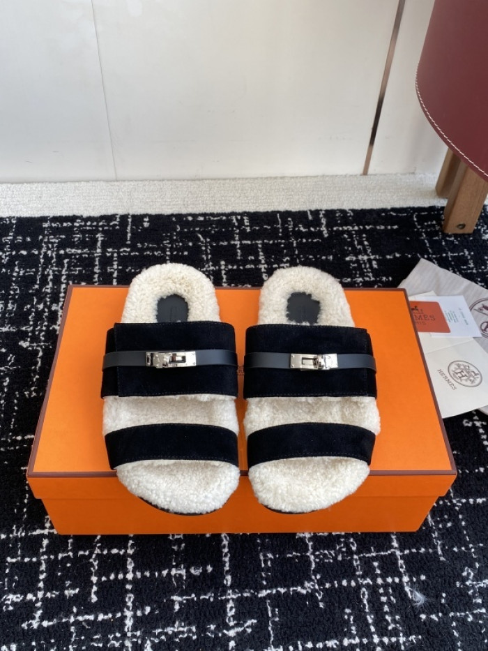 Balenciag* Sandal