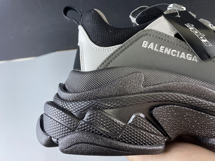 TRIPLES TRAINER SNEAKERS 2000018
