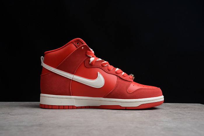 Dunk High SE