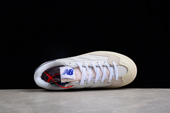 NEW BALANCE SNEAKER 009