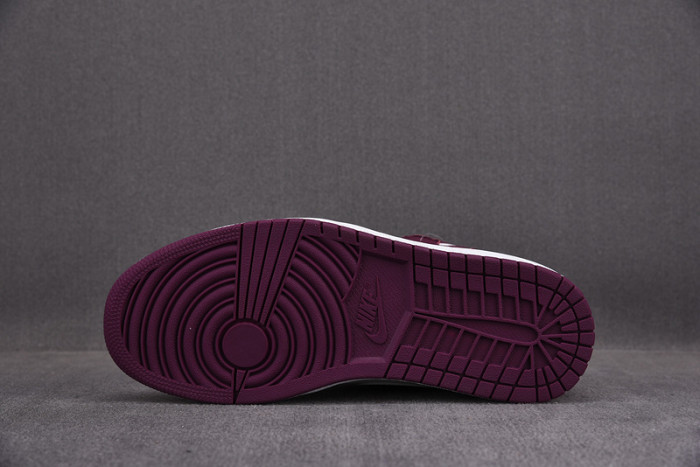Jordan 1 Retro High OG Bordeaux 555088-611