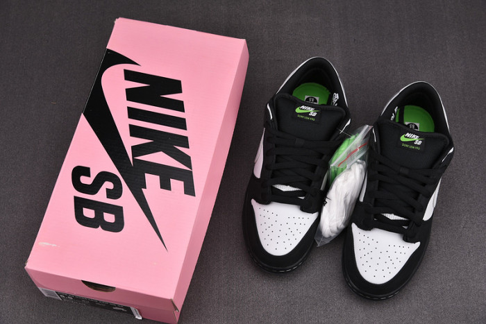 Nike SB Dunk Low Panda Pigeon BV1310-013