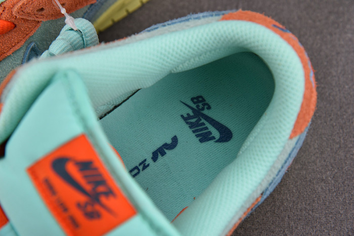 Nike SB Dunk Low Orange Emerald Rise DV5429-800