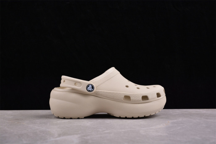 CROCS SCANDAL C00039