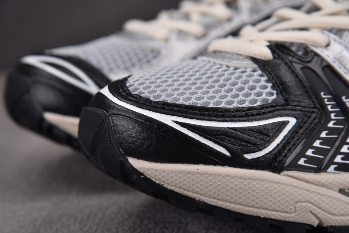 ASICS Gel Kayano 14 