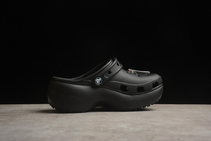 CROCS SCANDAL C00037
