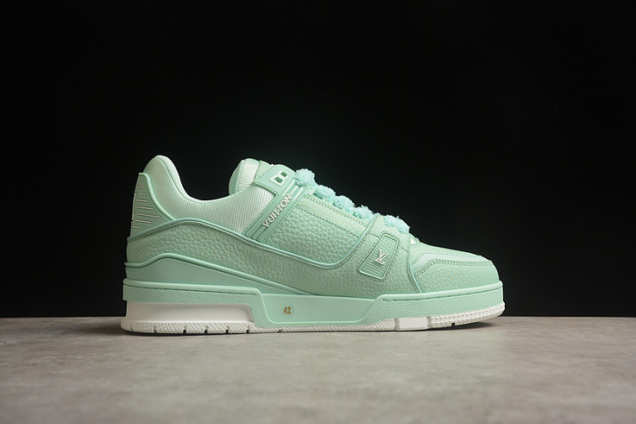 LV TRAINER SNEAKER LV-000557
